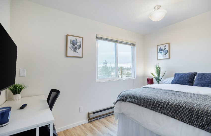 Deluxe JR - Emerson Apartments - Private Room in Seattle