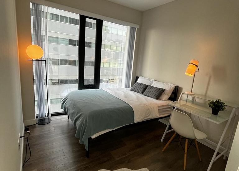 Deluxe Room - Queen West - Private Room in Toronto
