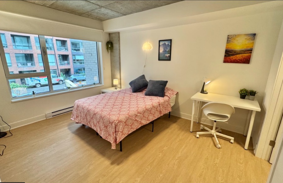 Deluxe Room - SHERWIN - Private Room in Montreal