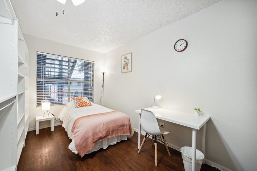 Flex Basic - Halifax Apartments - Private Room in Halifax