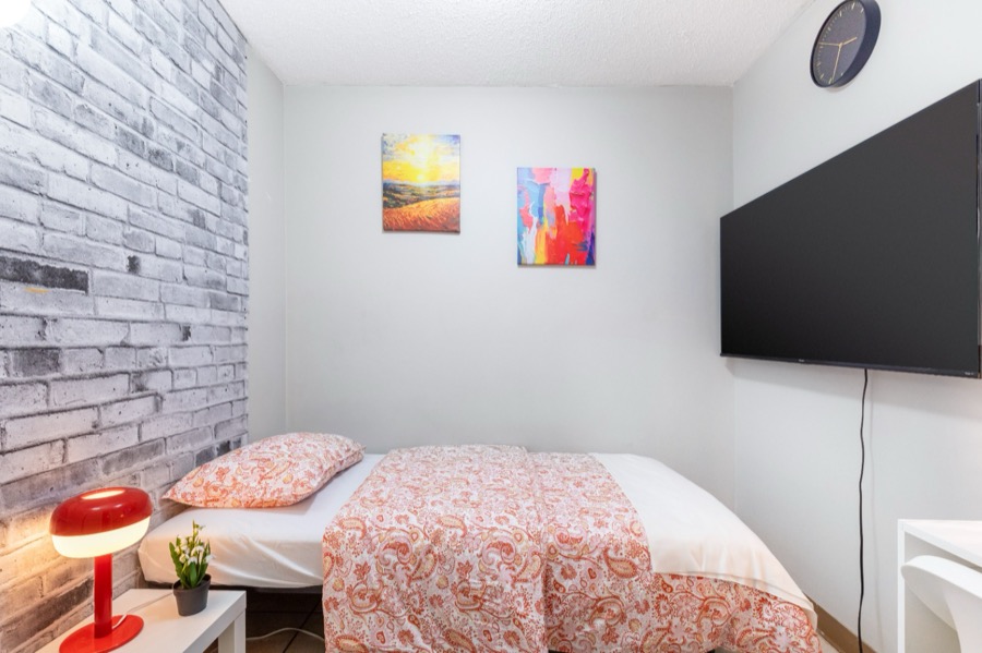 Flex Basic Room - Dominik - Private Room in Montreal