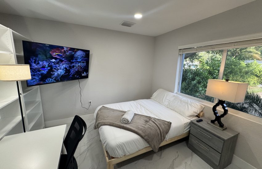 Flex Plus - Little Haiti Townhouse - Private Room in Miami