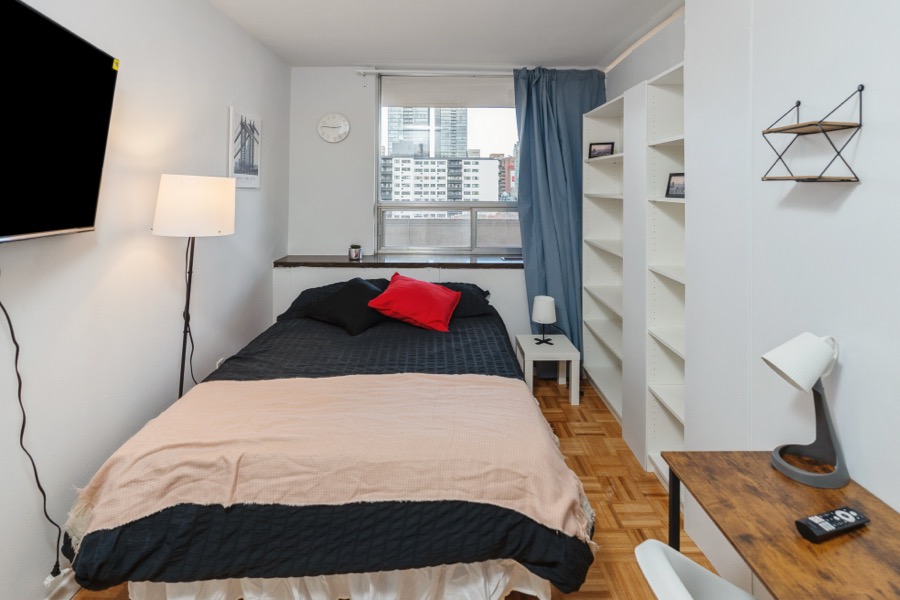 Flex Plus - Wellesley - Private Room in Toronto