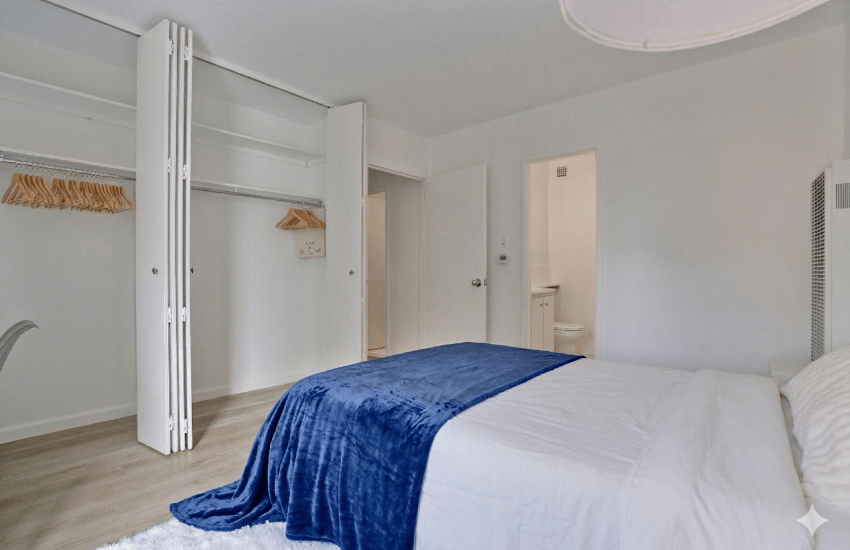 Master Bedroom & Ensuite Bathroom - Waterside - Private Room in New York City