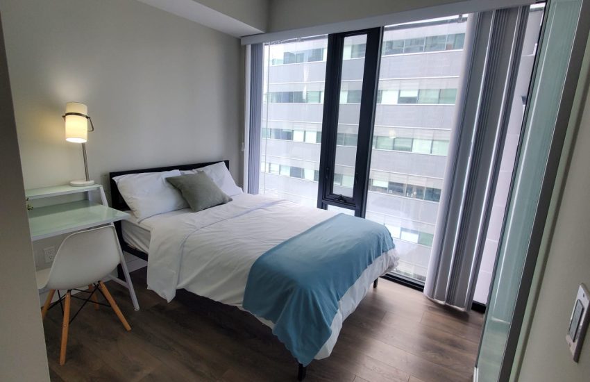 Master Room & Ensuite Bath - Queen West - Private Room in Toronto