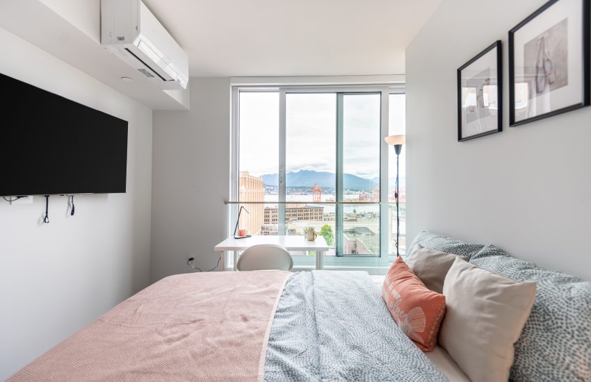 Master Room & Ensuite Bath - Richards & Pender - Private Room in Vancouver