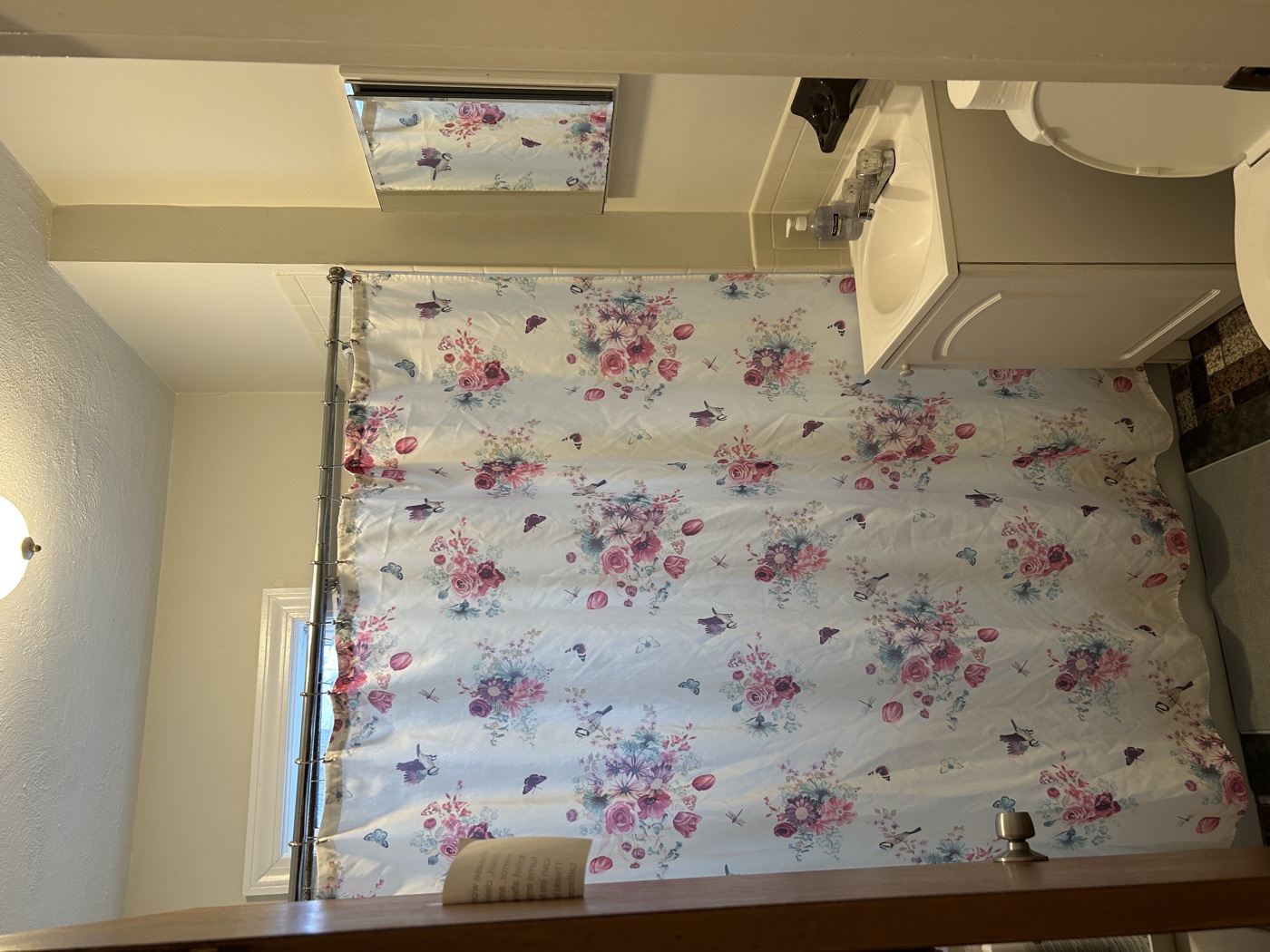 Queen Room - Roslindale, Boston (Pet Friendly) photo 3