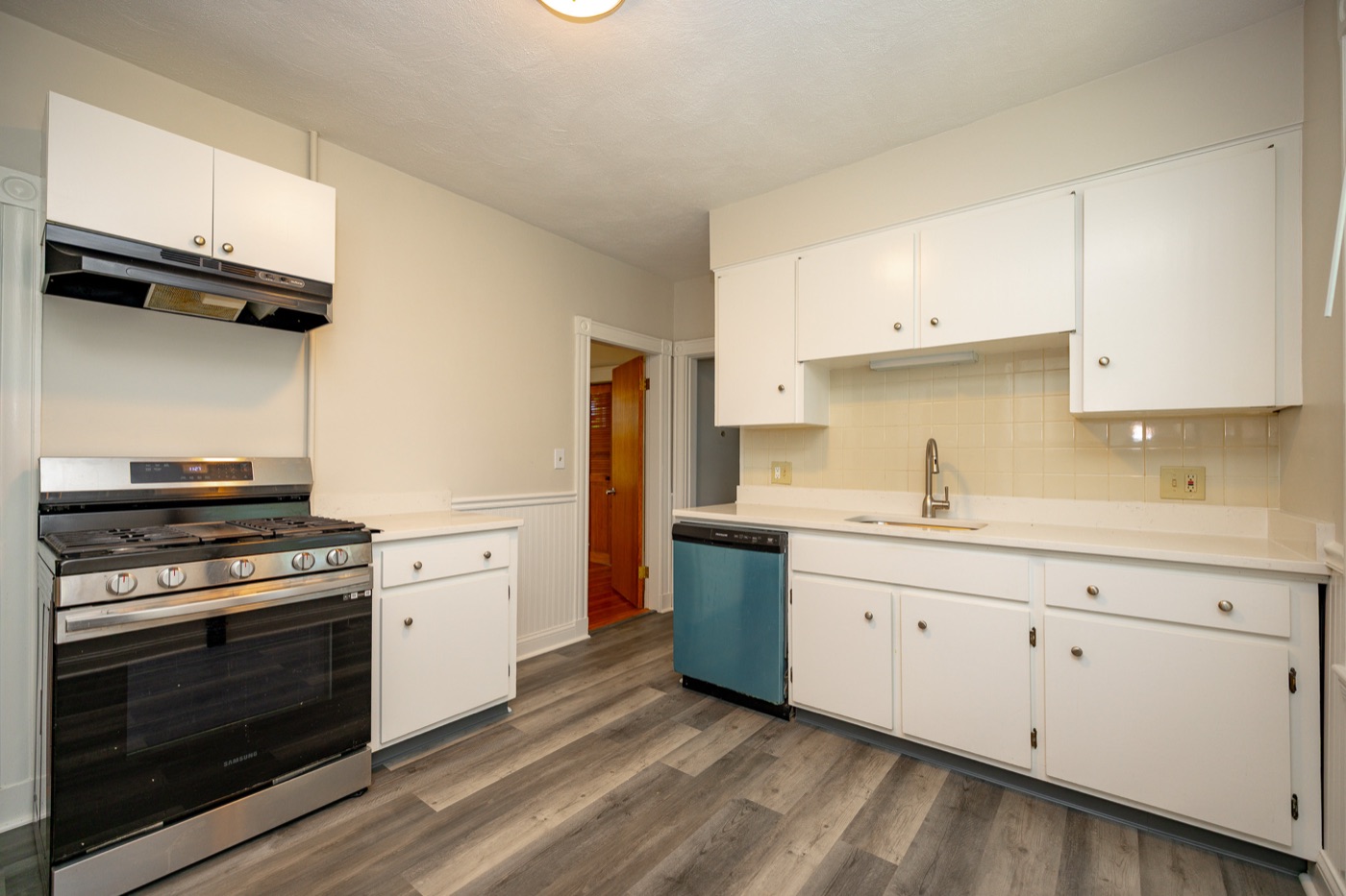 Queen Room - Roslindale, Boston (Pet Friendly) - Private Room in Boston