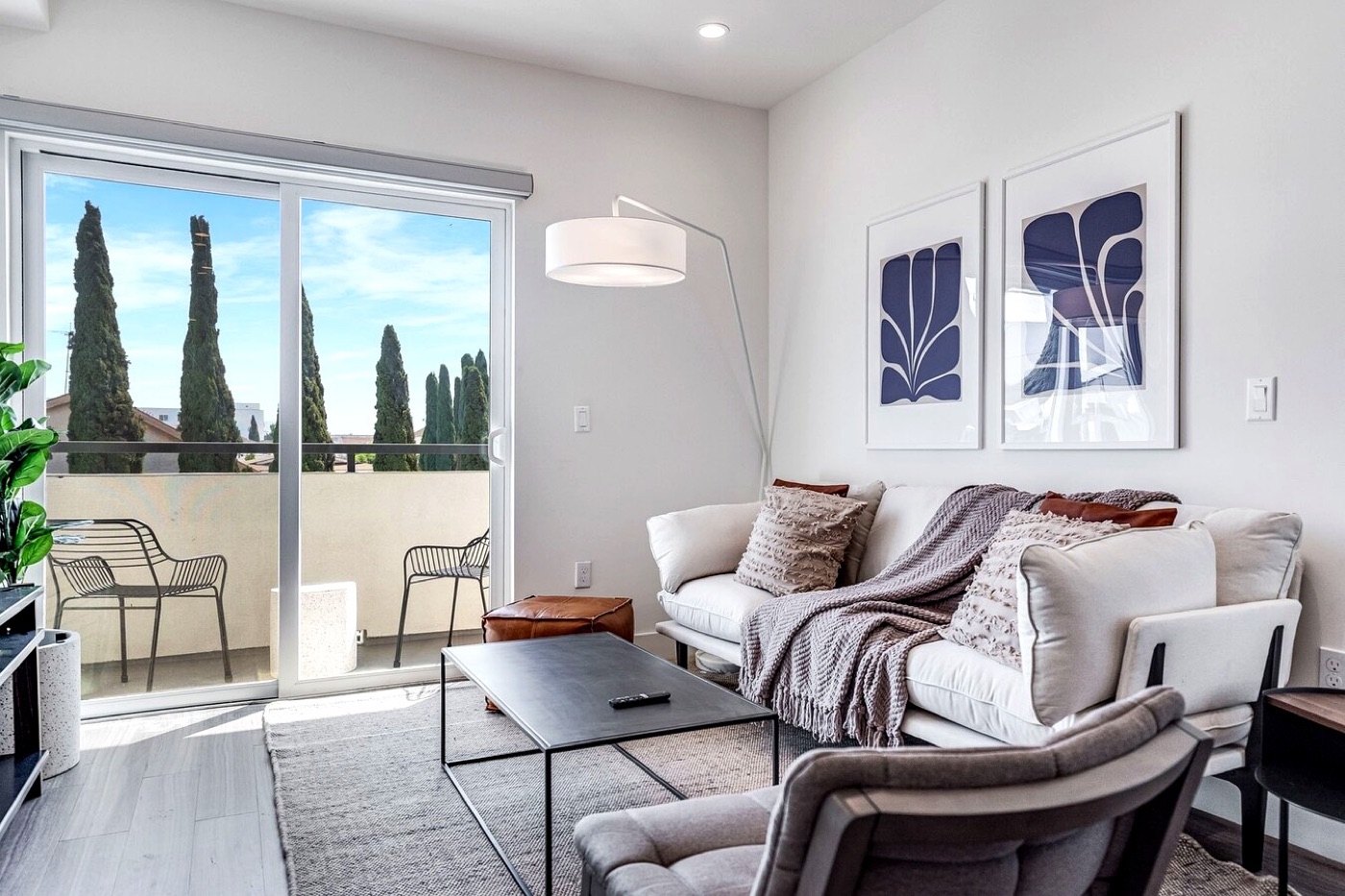 Deluxe Room - Ecco Living Hudson, West Hollywood photo 3