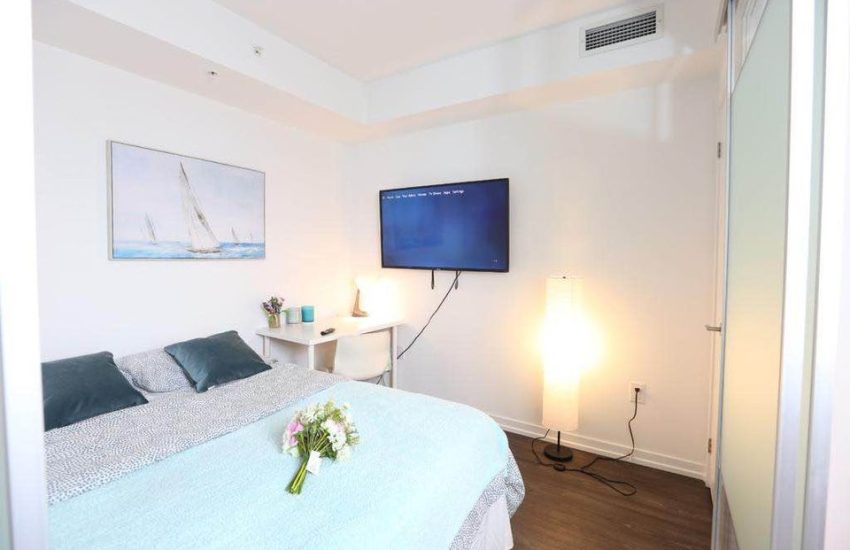 Private Basic - Waterfront Toronto - Private Room in Toronto