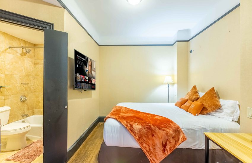Semi-Private Basic - Midtown Manhattan - Private Room in New York City