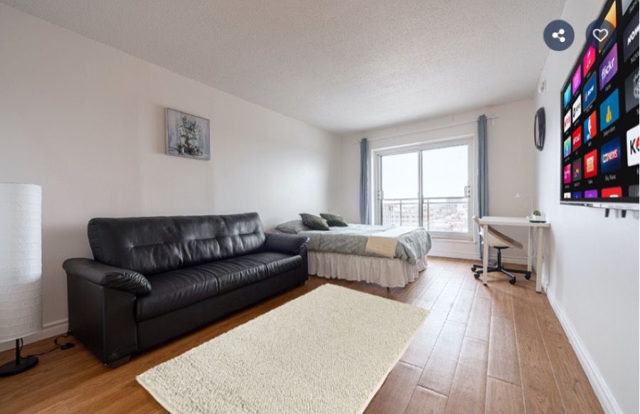 Studio Apartment - Albert Park - Private Room in Regina