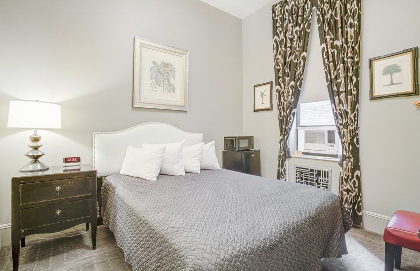 Studio Basic & Ensuite Bath - Midtown East - Studio in New York City