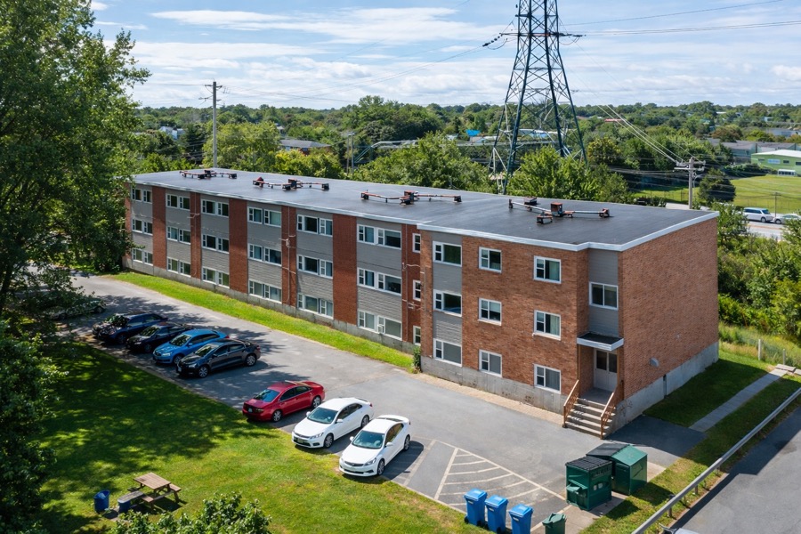 Three Bedroom Apartment - 7 Jackson - Apartment in Dartmouth